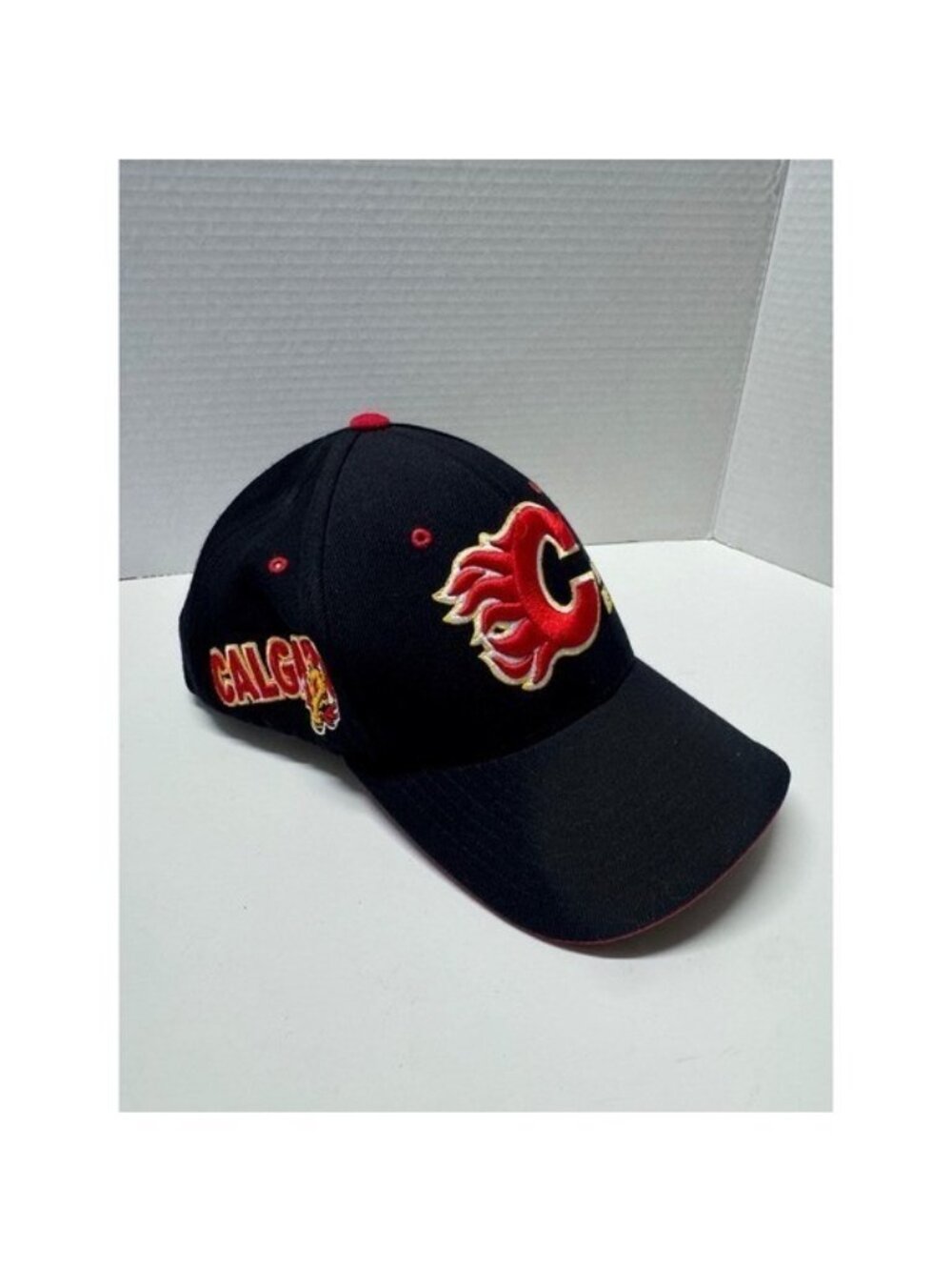 Zephyr Calgary Flames NHL Hockey Rules Hat Black Red Wool Blend Adjustable Cap